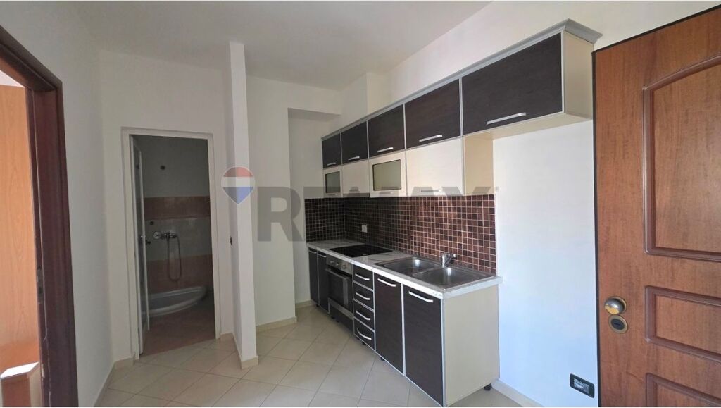 🏢 PRONË EKSKLUZIVE INVESTIMI – GODINË 4-KATËSHE + PRONË NGJITUR | VLORË