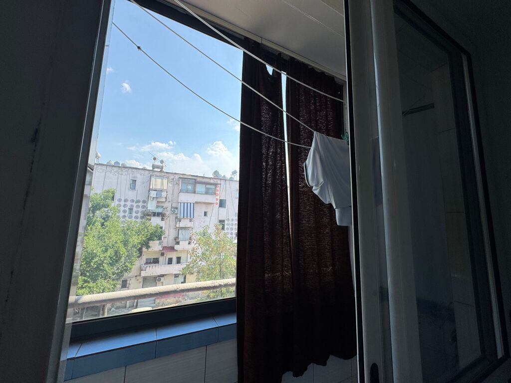 SHITET APARTAMENT 2\+1 – PËRBALLË SHKOLLËS “HARRY FULTZ”**