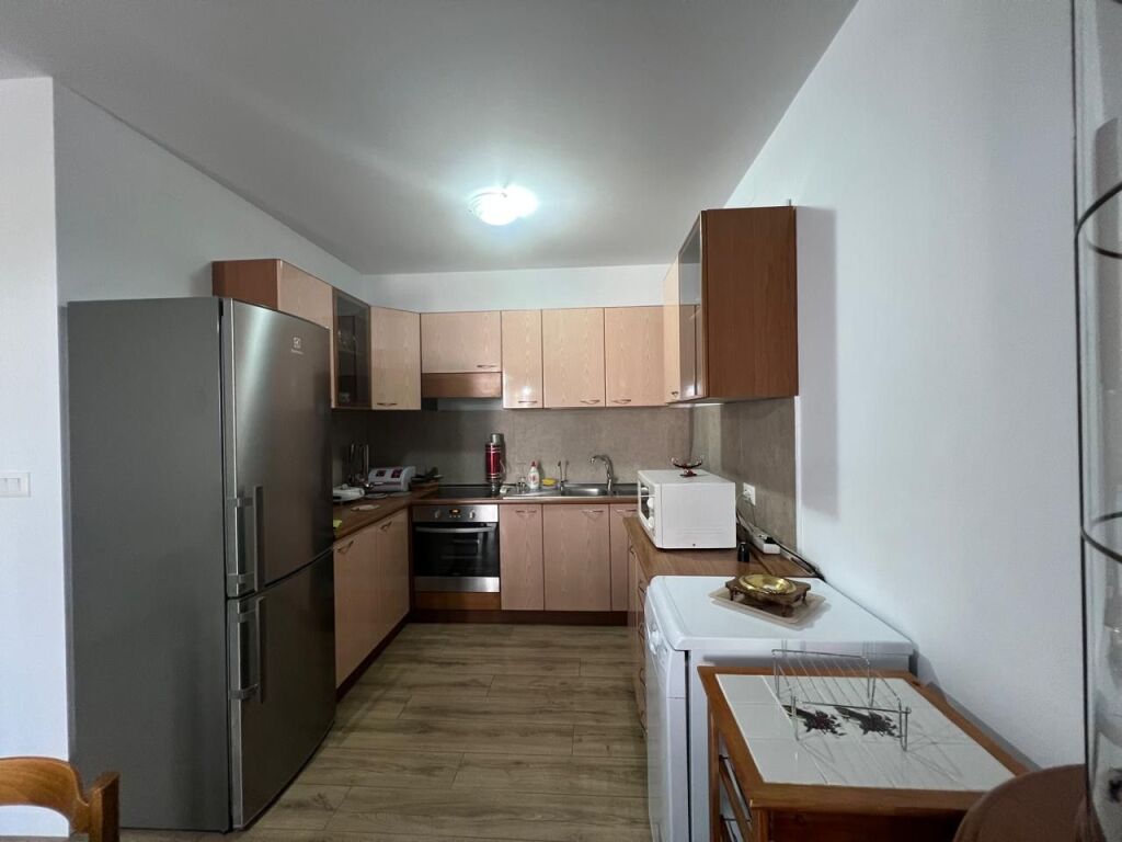 Apartment 2+1+2 for rent at Komuna e Parisit