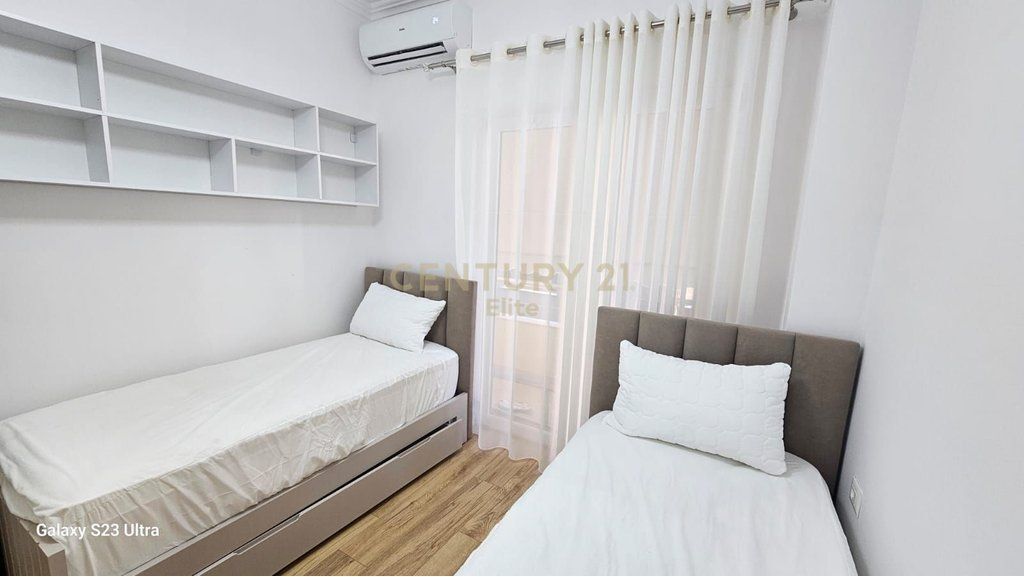 APARTAMENT 2+1 ME QIRA NE XHAMLLIK 650 € /Muaj 60,000 Lekë /Muaj