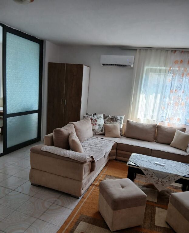 APARTAMENT ME QERA 1+1 VASIL SHANTO 50.000 LEKE FH-92173