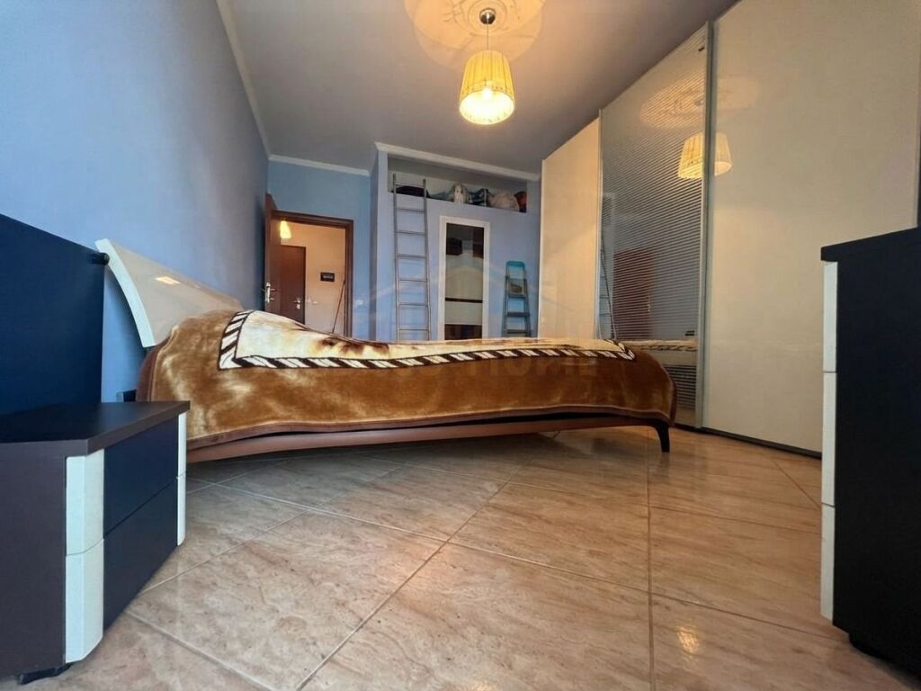 Qera, Apartament 2+1+2, Komuna e Parisit, Tirane
