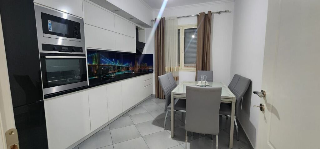 Apartment 1+1 with separate kitchen behind Globe