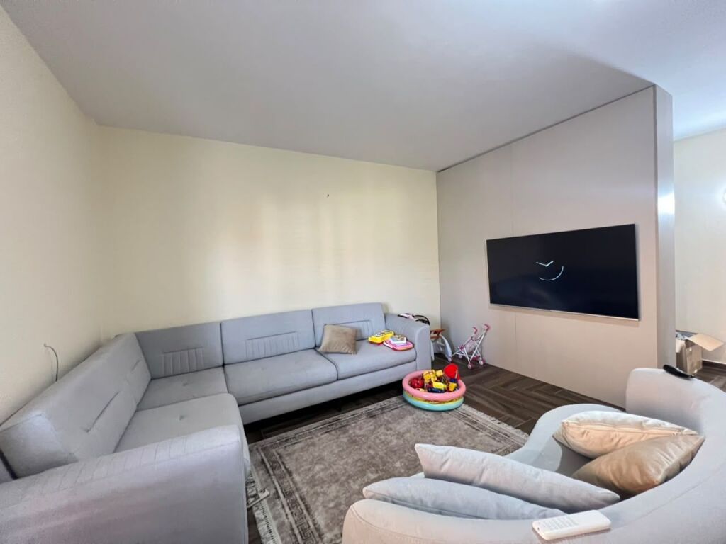 Jepet me qira apartament 2+1