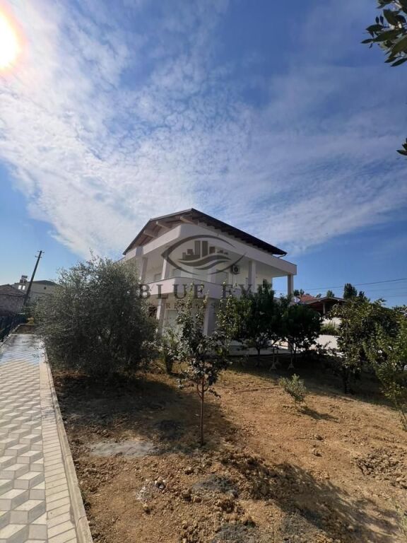 🏡 VILË 3-KATËSHE ME QIRA NE ZONEN E SHKOZETIT!