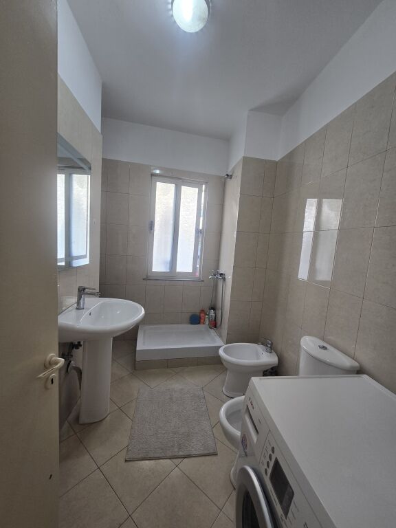 Apartament 2+1 per qera ne Astir !