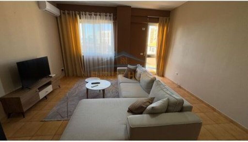 Shitet, Apartament 1+1, Rruga e Barrikadave, Tirane