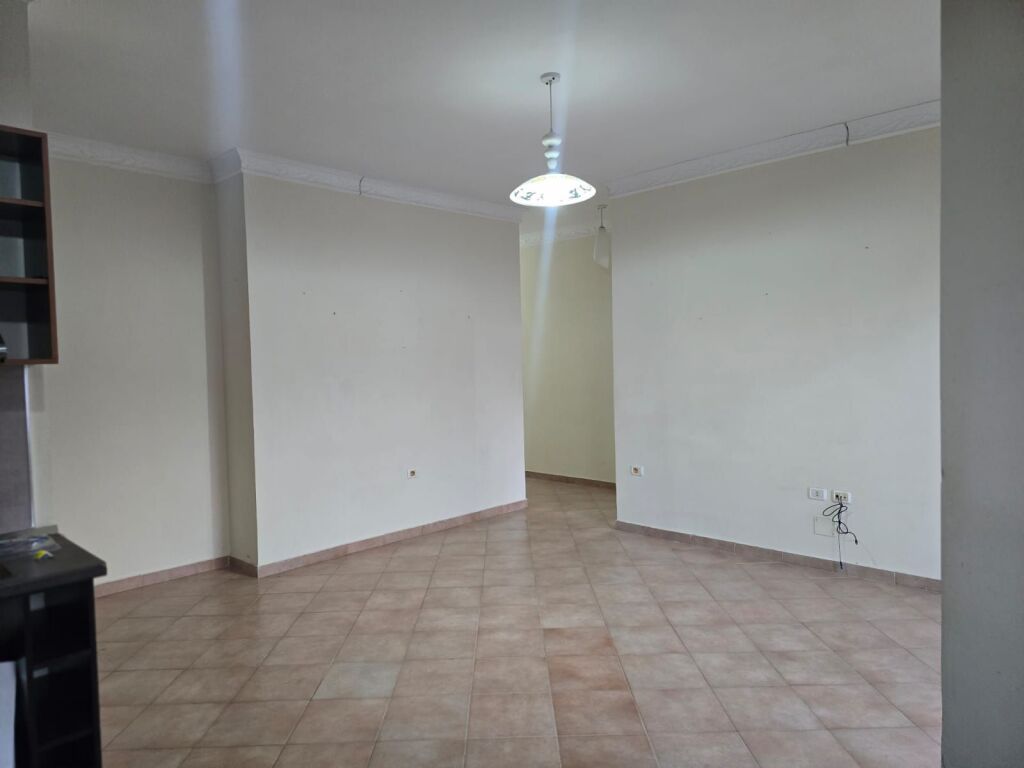 Shitet apartment 2+1+2 . Misto Mame