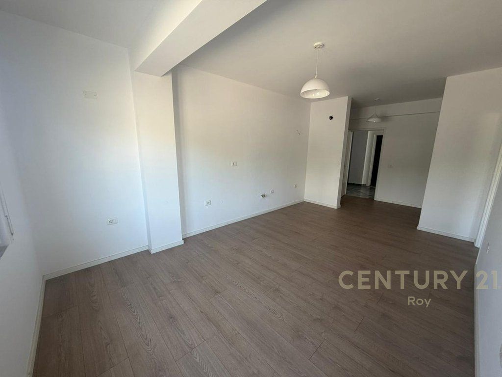EKSKLUZIVE ! SHITET APARTAMENT 1+1 TEK SHKEMBI I KAVAJES !