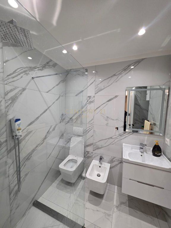 Apartament 2+1+2 dhe 3 Ballkone për Shitje në Shkëmbin e Kavajës, Durrës !