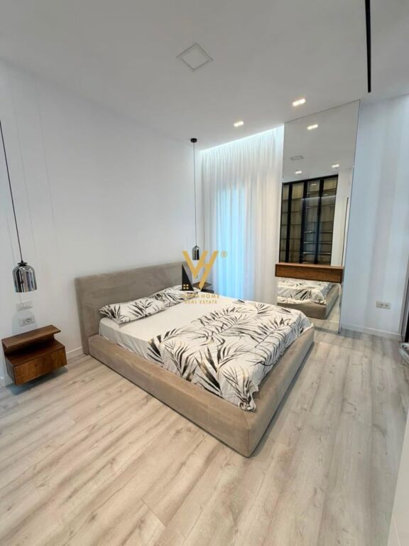JEPET APARTAMENT 2+1+BLK ME QERA TE 5 MAJI 1.000 EURO