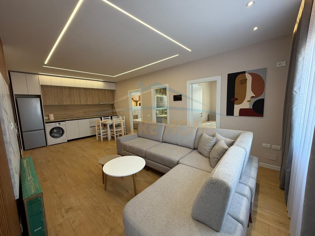Shitet, Apartament 2+1, Misto Mame