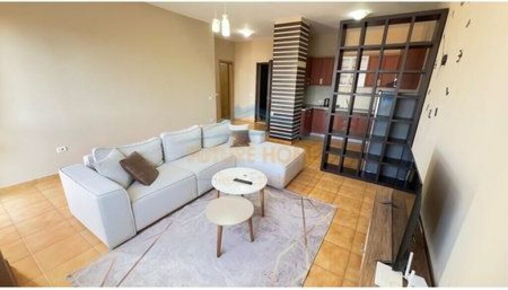 Shitet, Apartament 1+1, Rruga e Barrikadave, Tirane