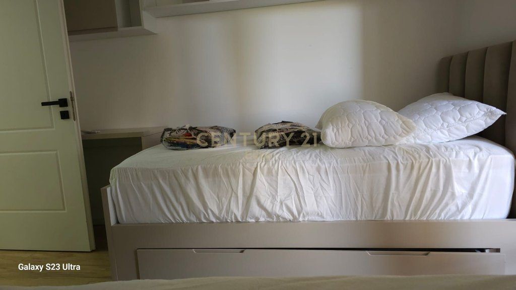 APARTAMENT 2+1 ME QIRA NE XHAMLLIK