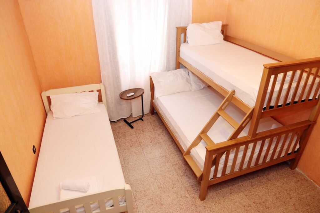 Apartament 2+1 70000all rruga pandi dardha laprake. Internet dhe post parkimi i perfshire.