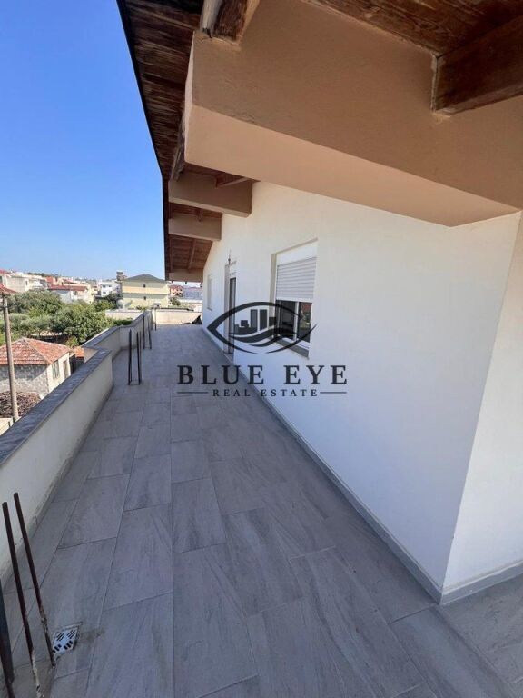 🏡 VILË 3-KATËSHE ME QIRA NE ZONEN E SHKOZETIT!