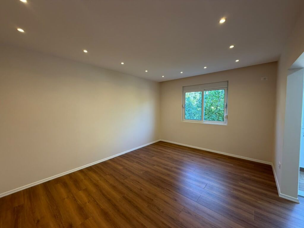 Shitet Apartament 2+1