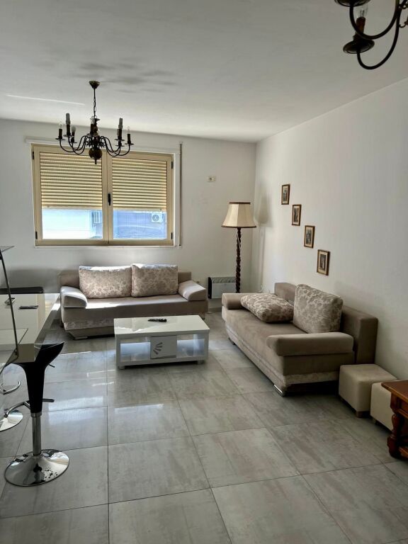 📣 QERA Apartament 1+1 📍 Komuna e Parisit, Prane Kristal Center ✨