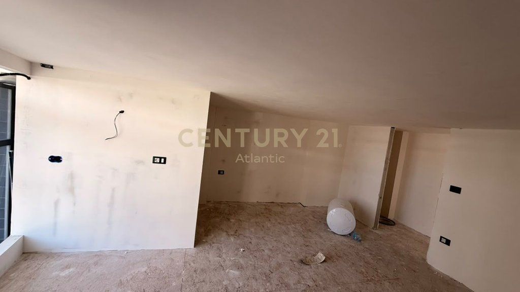 Shiten 3 Dublex në Zonën e Plazhit – 102 m² Total