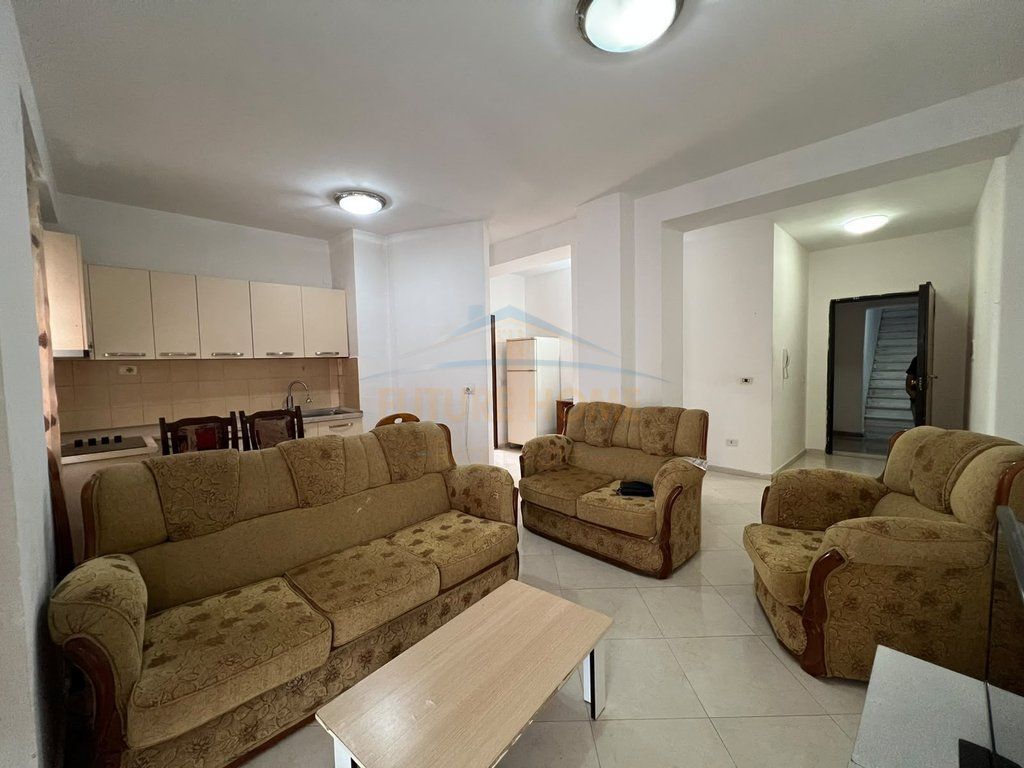 Shitet,Apartament 1+1,Porcelan