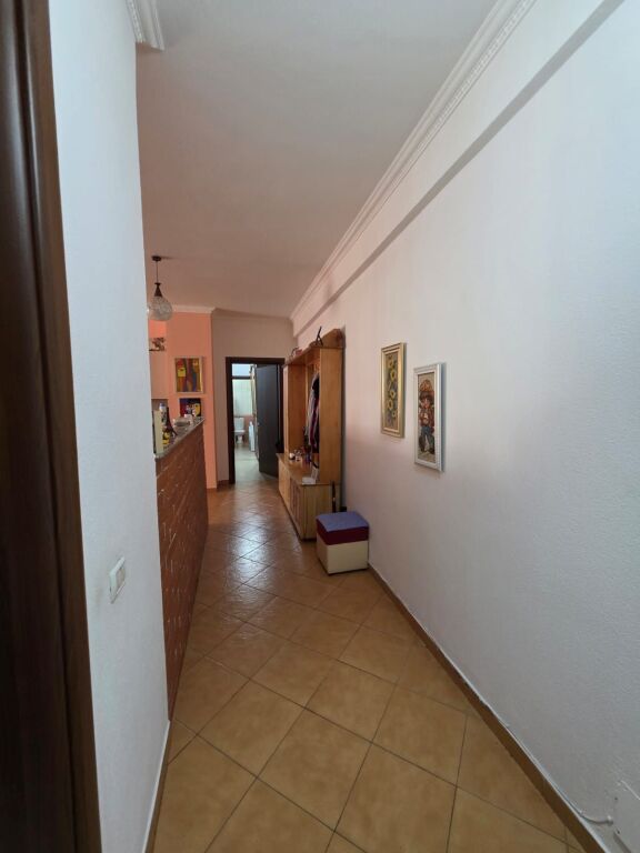 SHITET APARTAMENT 2+1 – PRANË CASA ITALIA