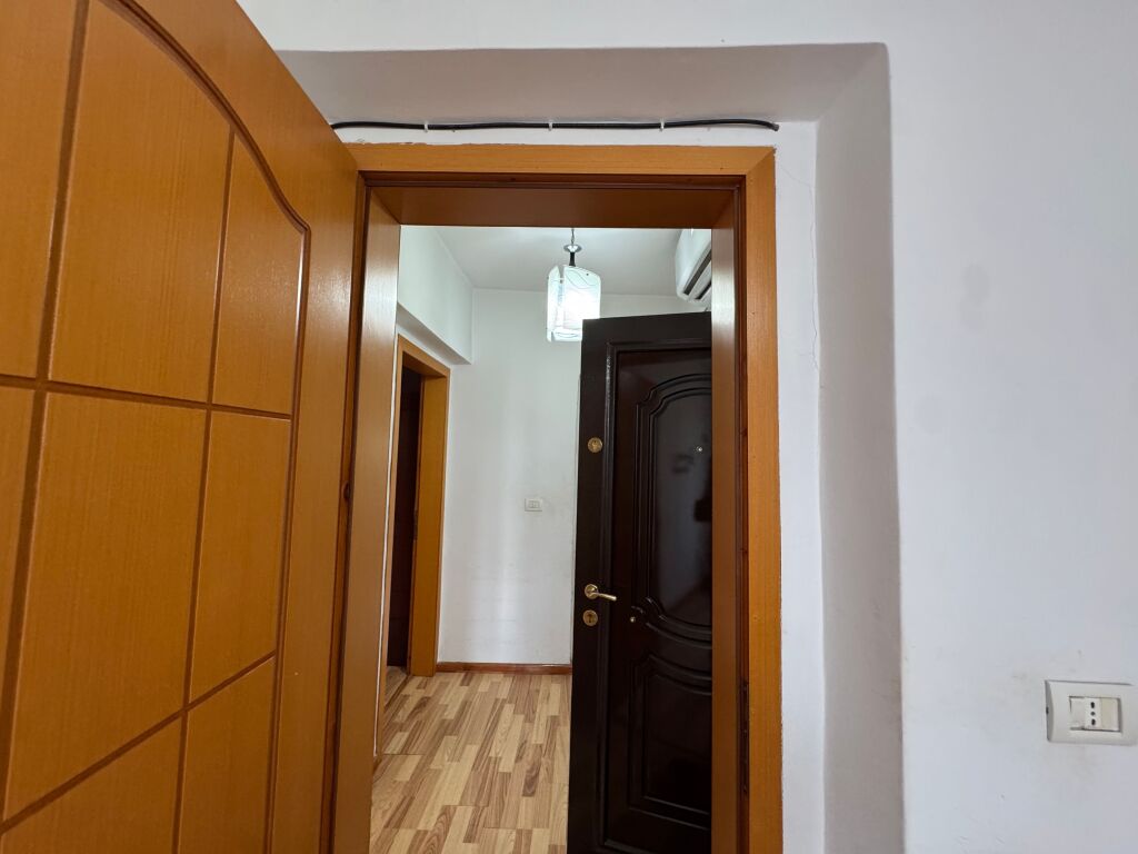 SHITET APARTAMENT 2\+1 – PËRBALLË SHKOLLËS “HARRY FULTZ”**