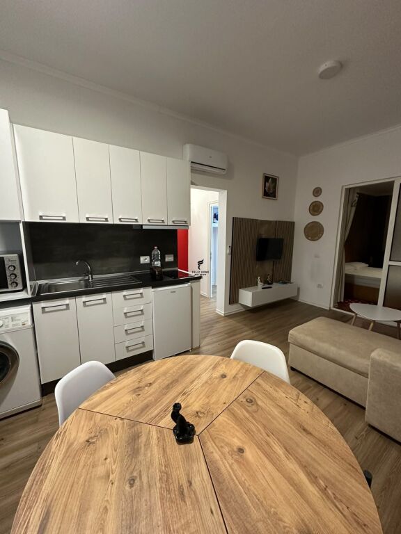 APARTAMENT ME QERA 1+1 BLLOK 700 EURO FH-92221