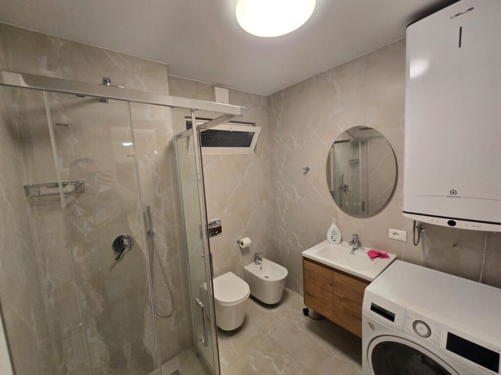 Affitto | Apartament 3 + 1 | Komuna e Parisit | 1000 €/mese