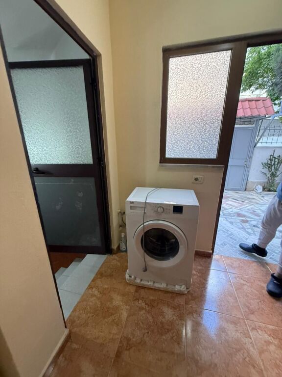 Affitto | Shtëpi private 2 + 1 | Spitali Amerikan 2 | 500 €/mese