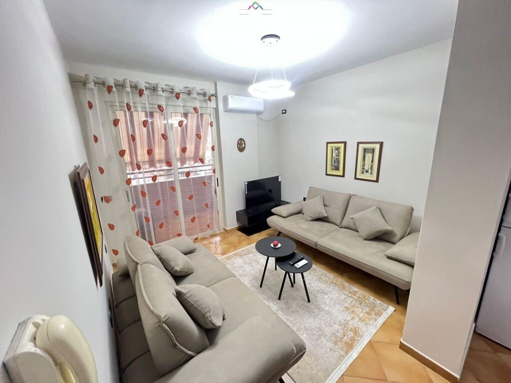 Appartamento In Affitto 1+1 In Piazza Willson (ID B2101341) Tirana