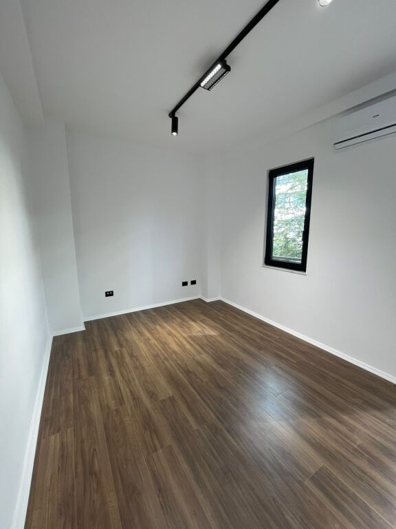 🏢 FOR RENT | OFFICE 2+1 – NEAR SQUARE 21