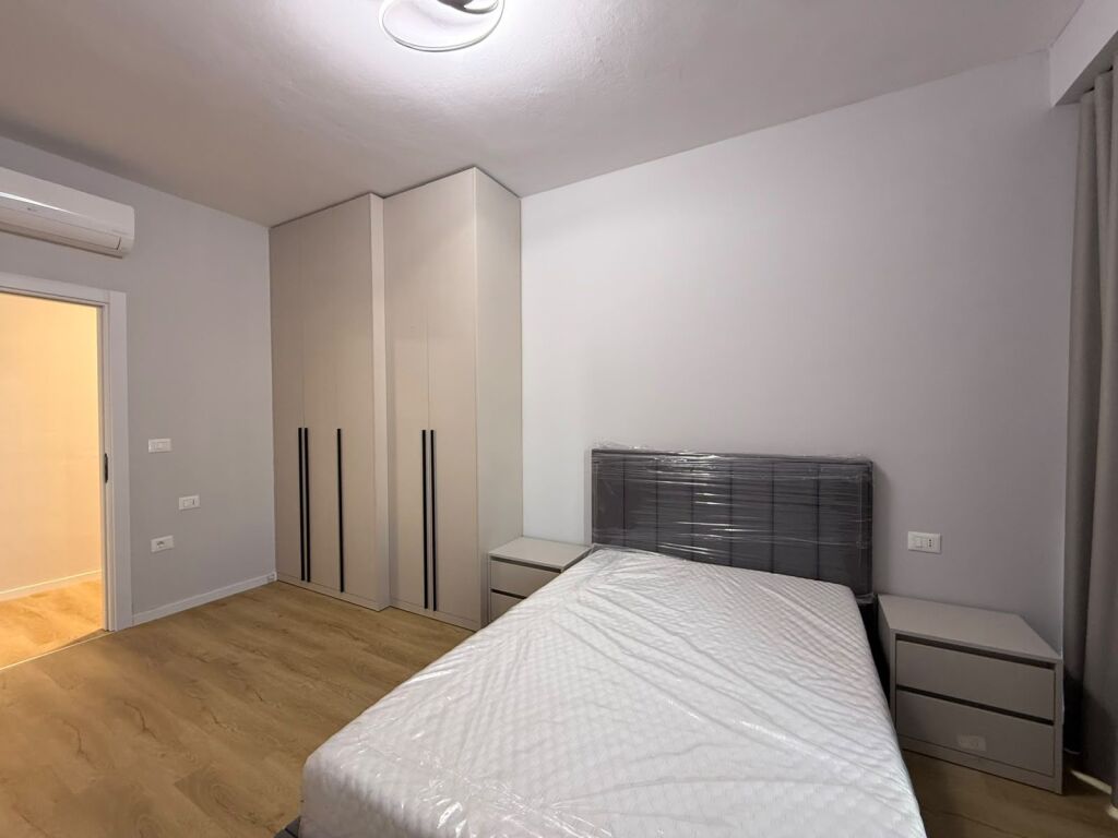 JEPET ME QIRA – KOMPLEKSI AURA  📍 Tiranë 🛏️ 2+1+2
