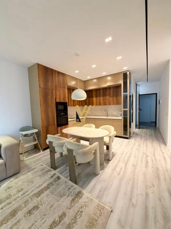 JEPET APARTAMENT 2+1+BLK ME QERA TE 5 MAJI 1.000 EURO
