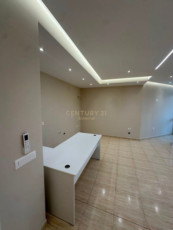 Via E Eblasanit - Ufficio in Affitto 190m2 Vicino all'Ambasciata Americana Edificio Commerciale