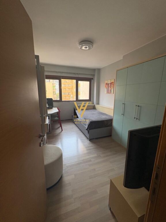 VENDESI APPARTAMENTO 3+1+2+BLK A KOMUNA E PARISIT 420.000 EURO