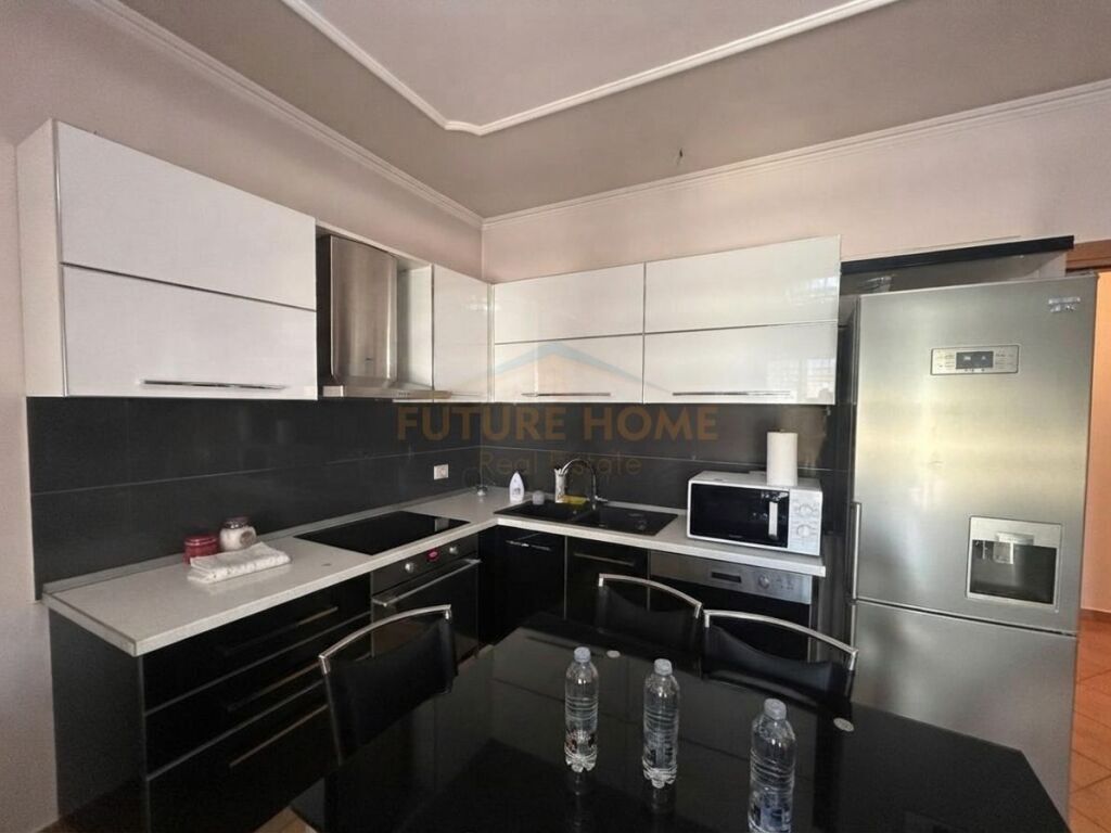 Qera, Apartament 2+1+2, Komuna e Parisit, Tirane