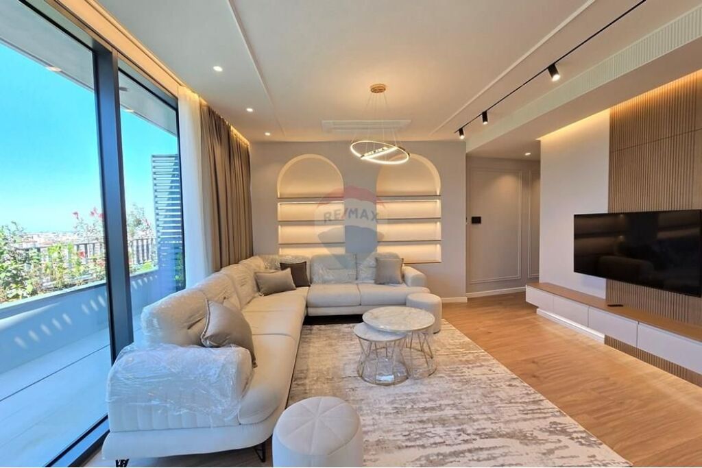 Apartament - Për Qira/Qiradhënie - Pamje Liqeni, Tiranë