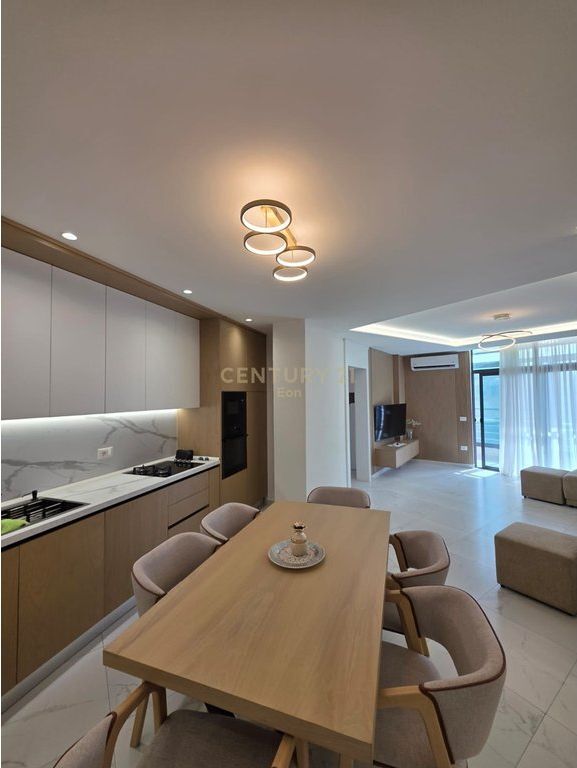 Apartament 2+1+2 dhe 3 Ballkone për Shitje në Shkëmbin e Kavajës, Durrës !