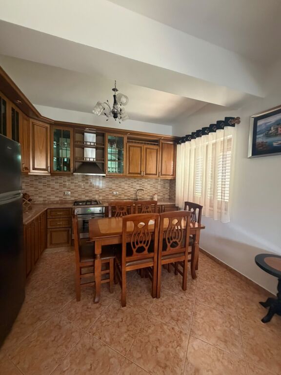 Shitje | Vilë 6 + 1 | Durrës | 380000 € i Diskutueshem