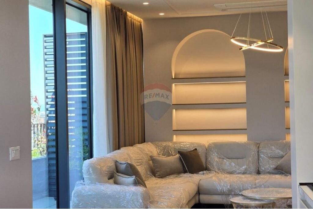 Apartament - Për Qira/Qiradhënie - Pamje Liqeni, Tiranë