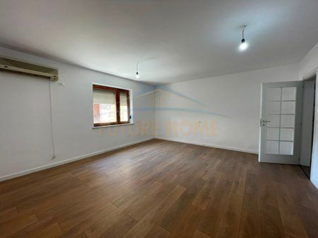 Shitet, Apartament 2+1, Pazari i Ri
