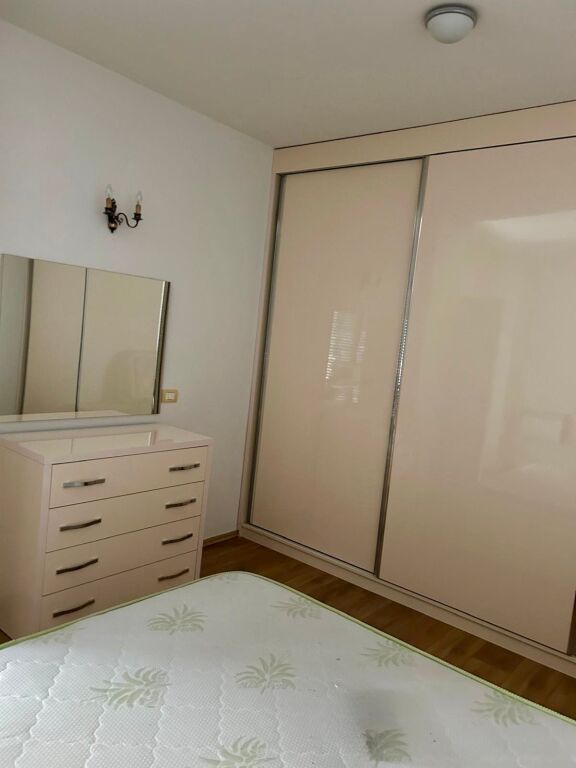 📣 QERA Apartament 1+1 📍 Komuna e Parisit, Prane Kristal Center ✨