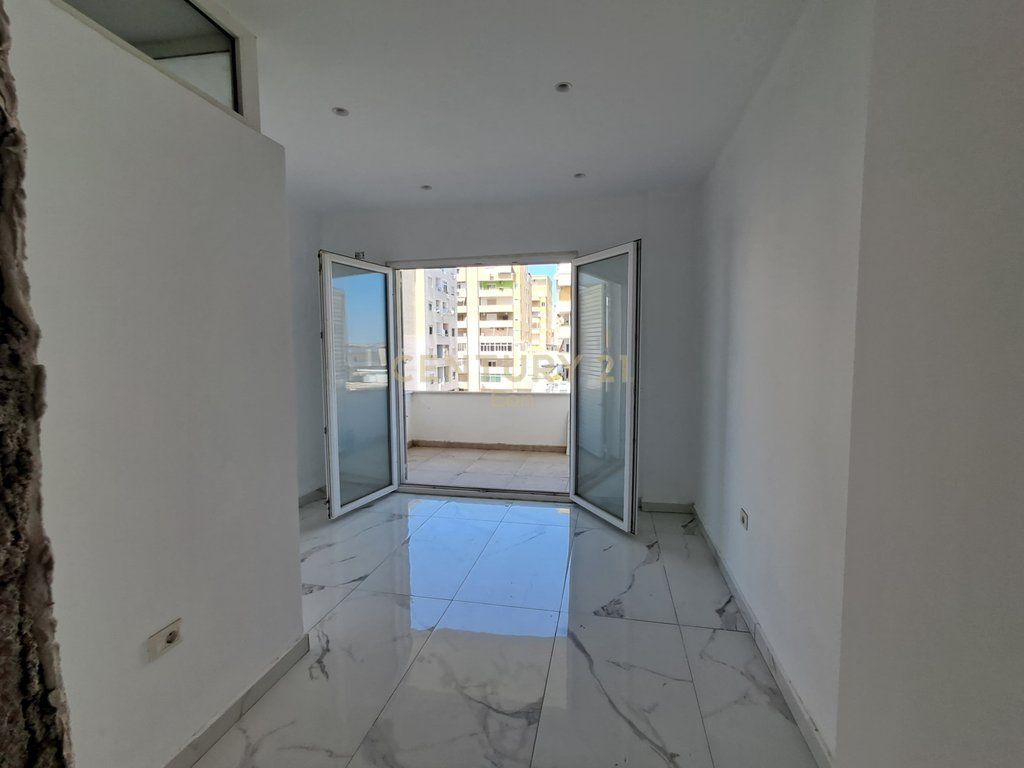 SHITET APARTAMENT 3+1+2 (+4 BALLKONE) NE PLAZH ILIRIA !