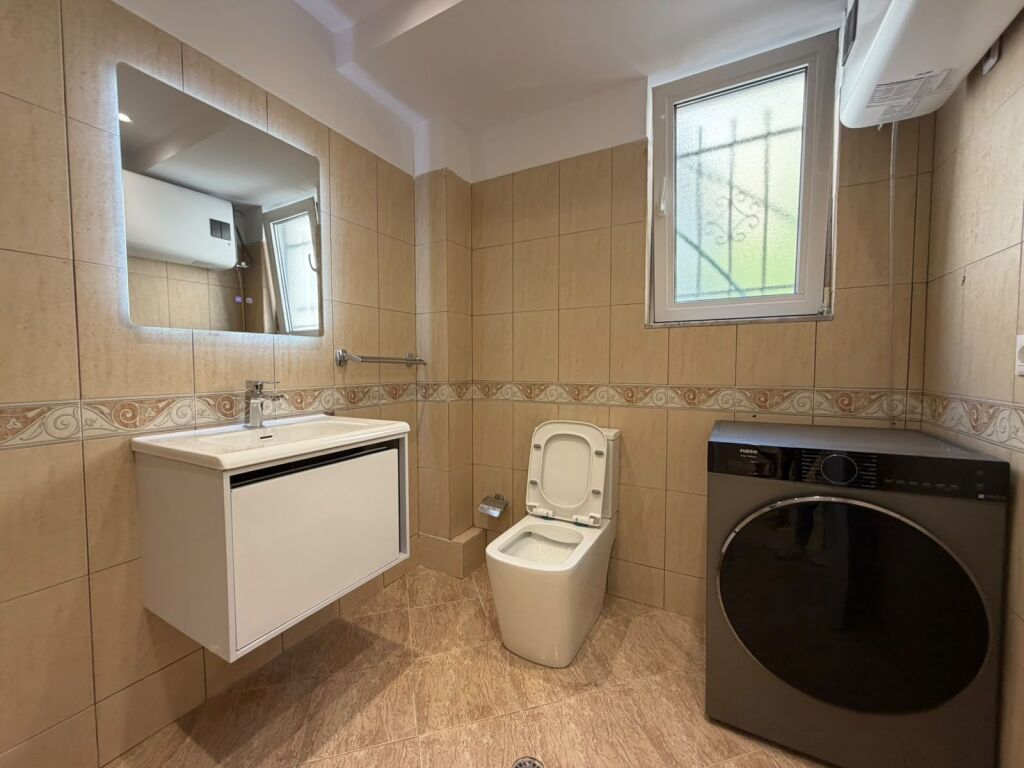 Apartament 1+1 per shitje tek Petro Nini.