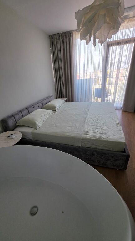Luxury apartment for rent in Lake view