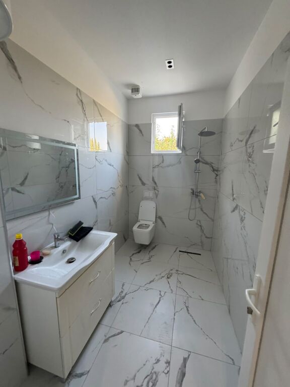 Jepet me qira apartament 1+1 ne Kombinat!!