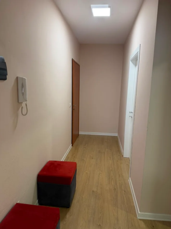 Appartamento 2+1 a Yzberisht (di fronte a Grand gallery)

