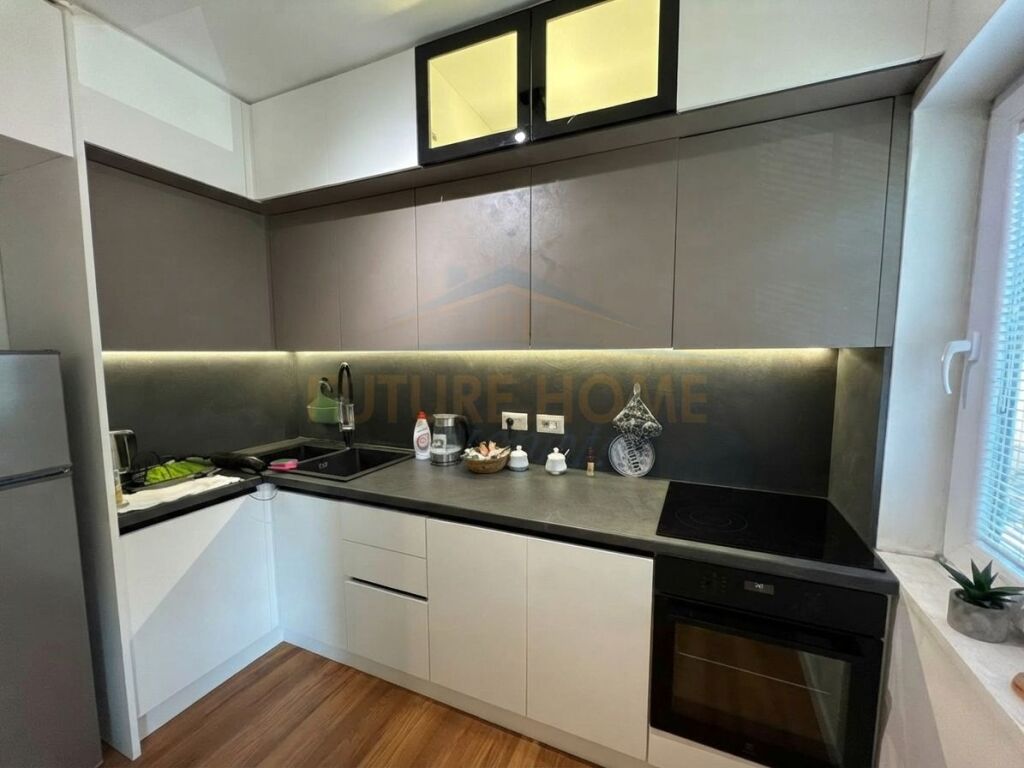 Shitet, Apartament 1+1, Selvia, Tiranë.
