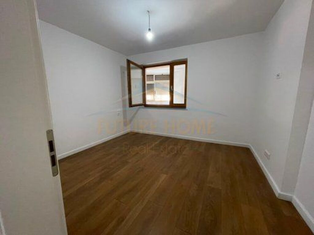 Shitet, Apartament 2+1, Pazari i Ri