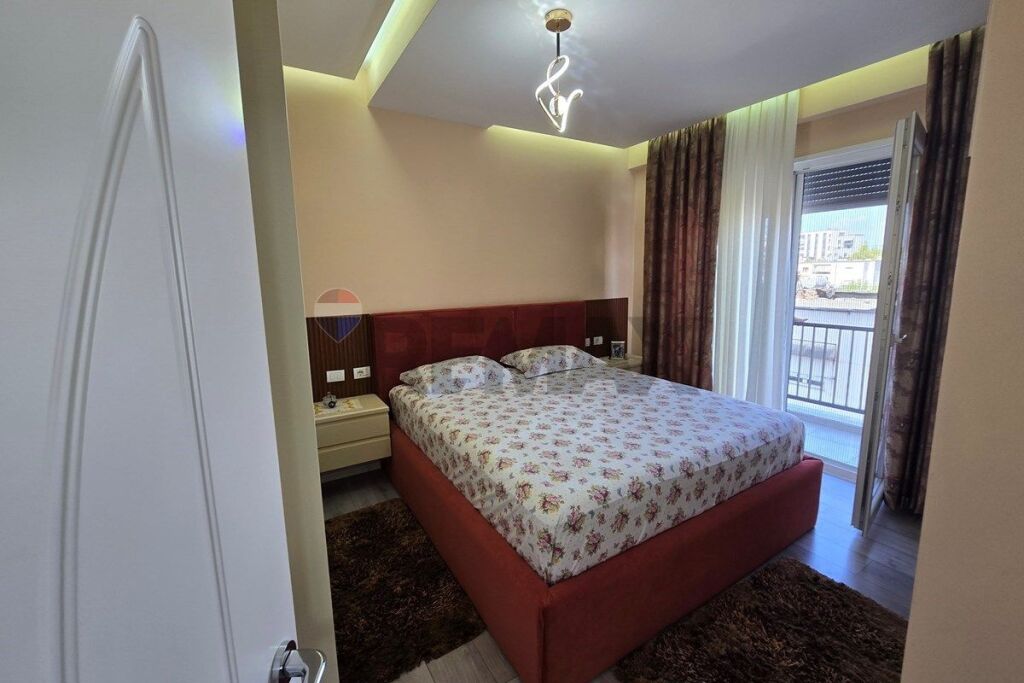 Jepet me qera apartament 1+1 tek Brryli, prane Shkolles Niket Dardani.